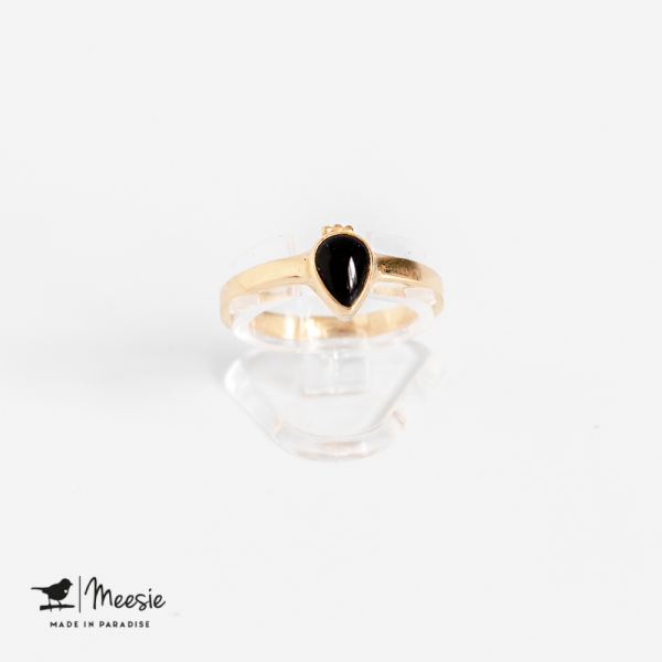 Ring druppel Onyx edelsteen goud op zilver Ring druppel Onyx edelsteen goud op zilver