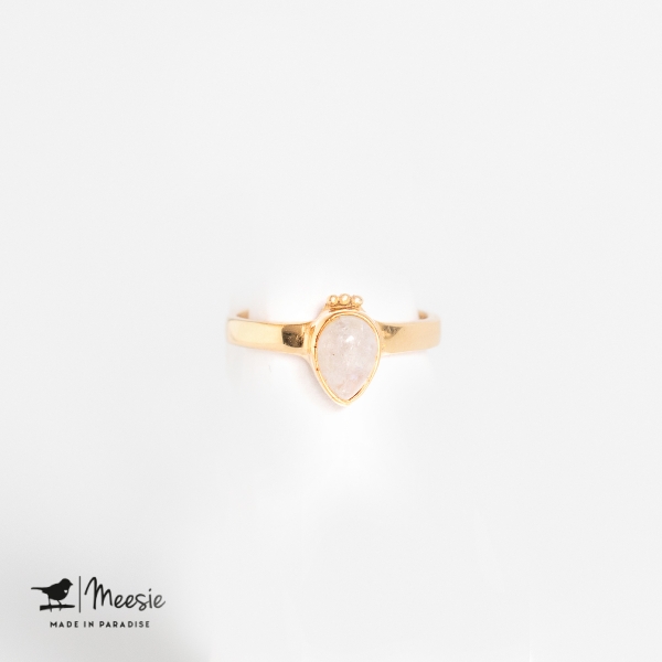 Ring druppel Maansteen edelsteen goud op zilver Ring druppel Maansteen edelsteen goud op zilver