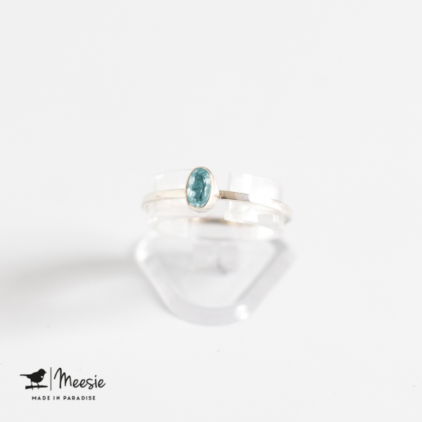 Ring ovale blauwe Topaas edelsteen zilver Ring ovale blauwe Topaas edelsteen zilver
